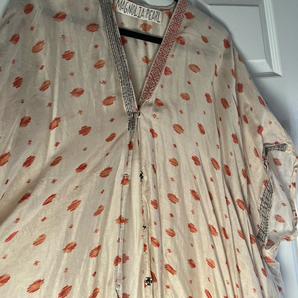 Magnolia Pearl One Size Silk Kimono Snap Closure